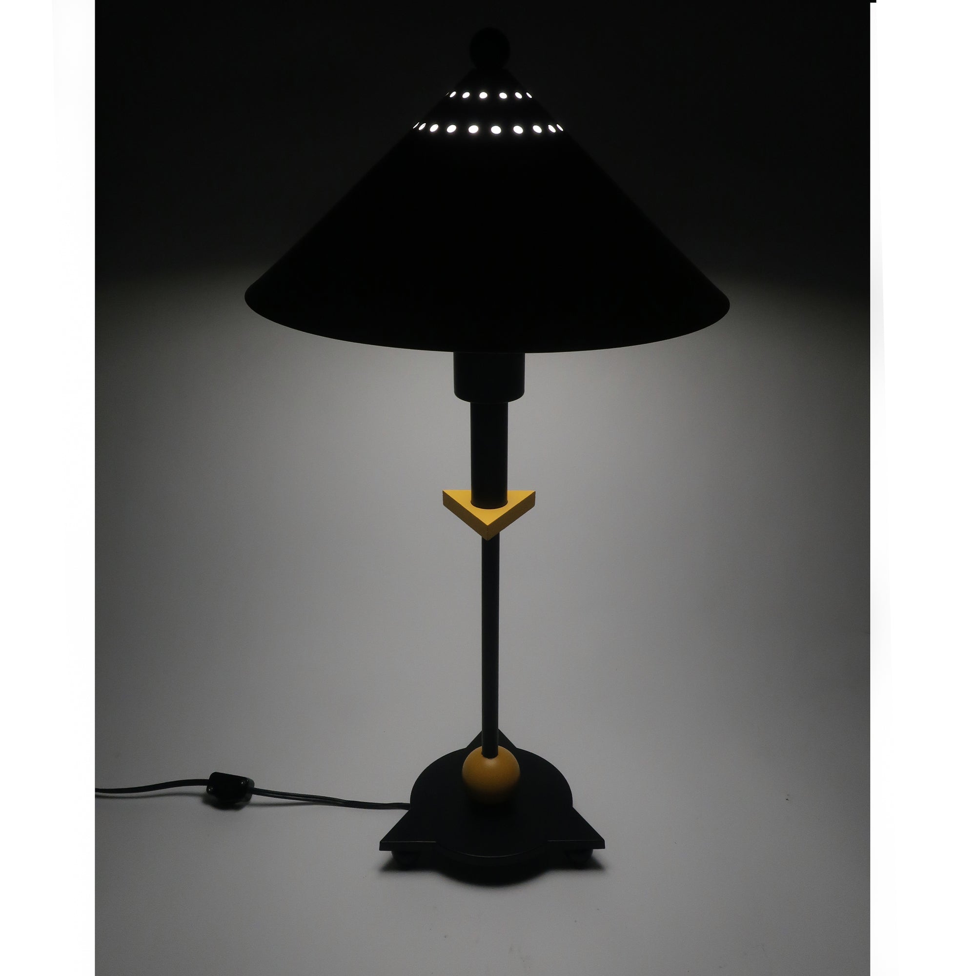1980s Postmodern Black and Yellow Table Lamp | Tenon Design